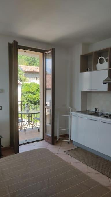 Appartamenti Regina Lake Como Dorio Bagian luar foto