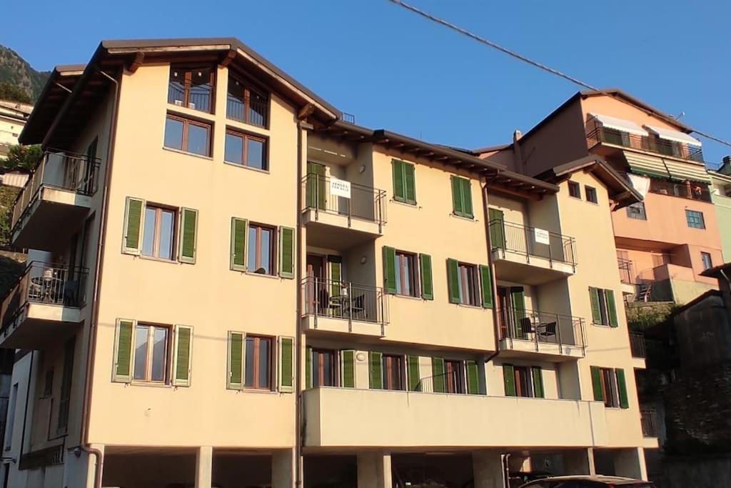 Appartamenti Regina Lake Como Dorio Bagian luar foto